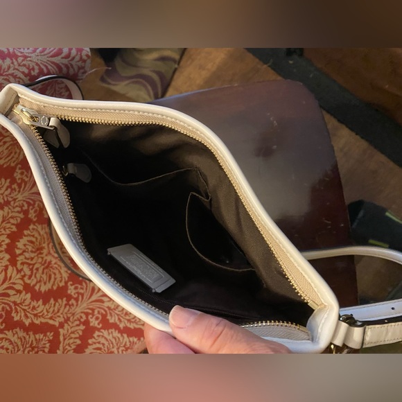 Signature Jacquard Crossbody Khaki - Picture 16 of 16